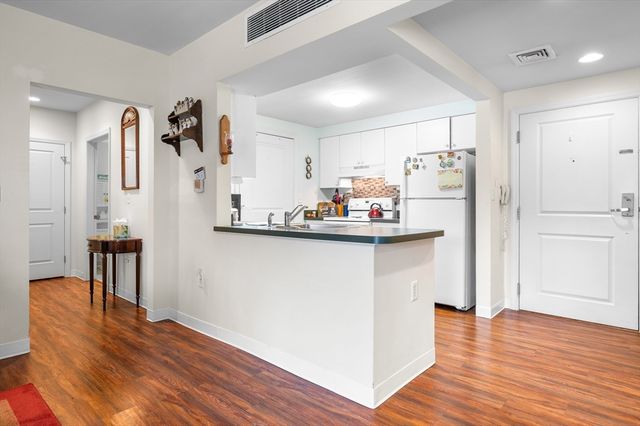 248 Main St 207, Hudson, MA 01749