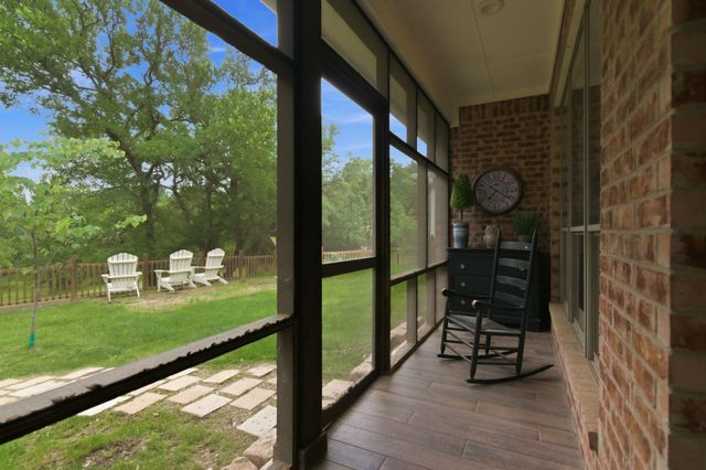 1012 Vista Hills Drive, Reno, TX 76082