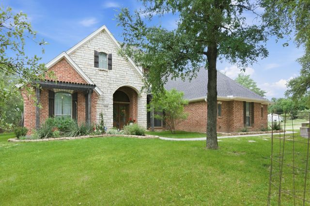 1012 Vista Hills Drive, Reno, TX 76082