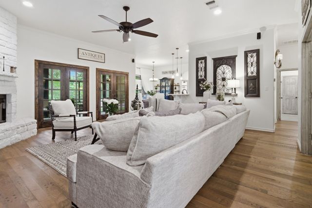 1012 Vista Hills Drive, Reno, TX 76082