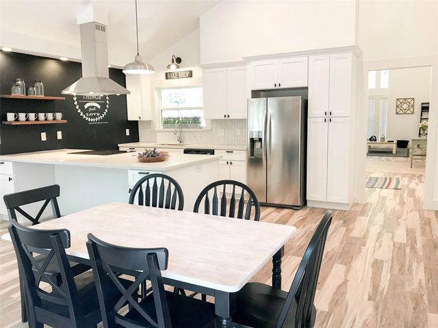 5 Sandlily Court, The Woodlands, TX 77380