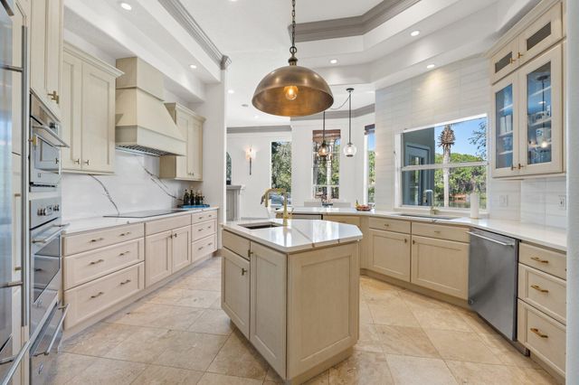 4561 Nautical Court, Destin, FL 32541