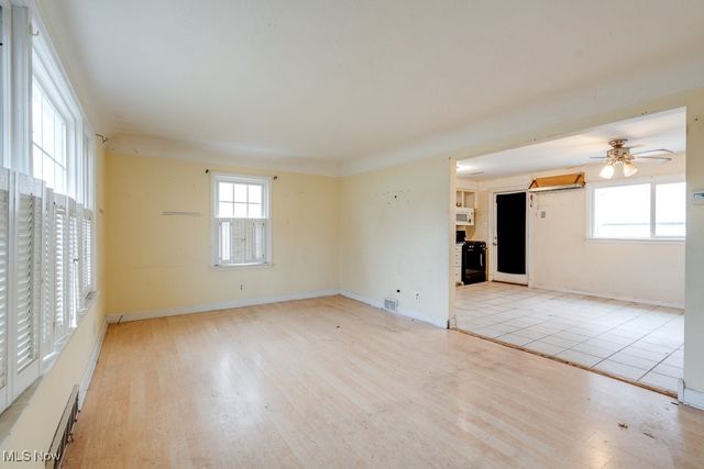 4276 Grove Avenue, Willoughby, OH 44094