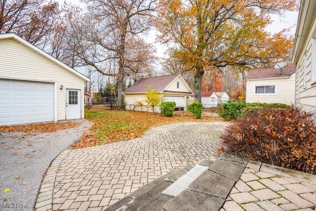 4276 Grove Avenue, Willoughby, OH 44094