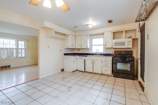 4276 Grove Avenue, Willoughby, OH 44094