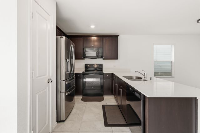 3248 Peyton Lila Road, Dallas, TX 75212