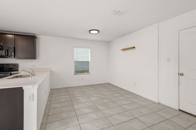 3248 Peyton Lila Road, Dallas, TX 75212