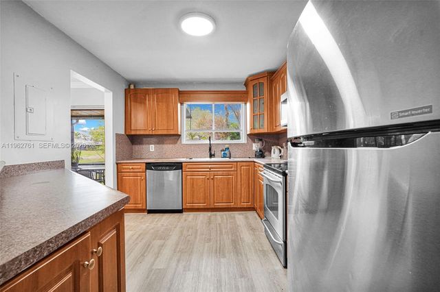 2149 W Discovery Cir W, Deerfield Beach, FL 33442