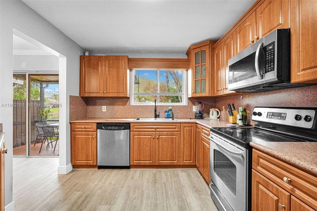 2149 W Discovery Cir W, Deerfield Beach, FL 33442