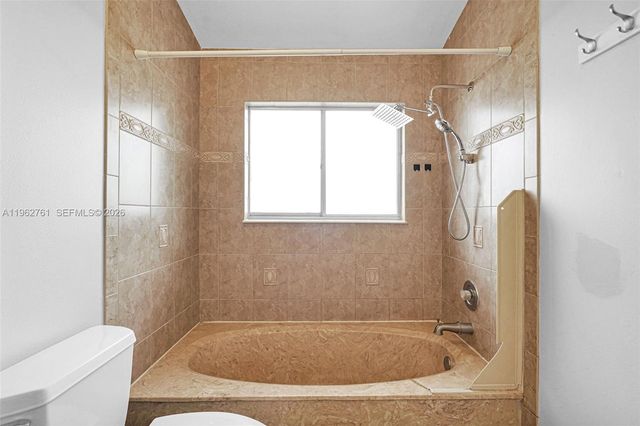 2149 W Discovery Cir W, Deerfield Beach, FL 33442