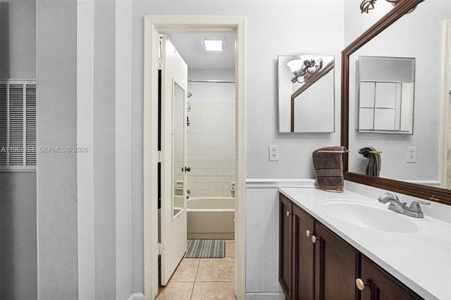 2149 W Discovery Cir W, Deerfield Beach, FL 33442