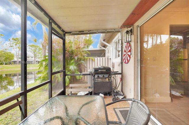 2149 W Discovery Cir W, Deerfield Beach, FL 33442