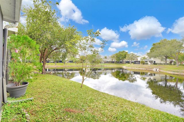 2149 W Discovery Cir W, Deerfield Beach, FL 33442