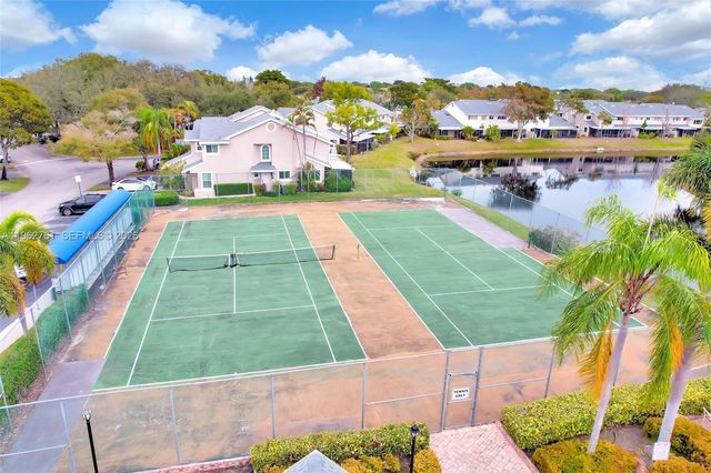 2149 W Discovery Cir W, Deerfield Beach, FL 33442