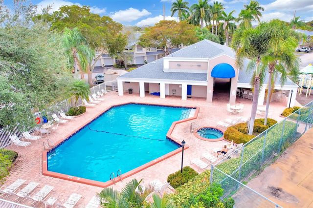 2149 W Discovery Cir W, Deerfield Beach, FL 33442