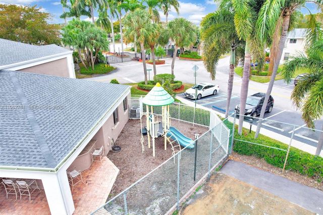 2149 W Discovery Cir W, Deerfield Beach, FL 33442