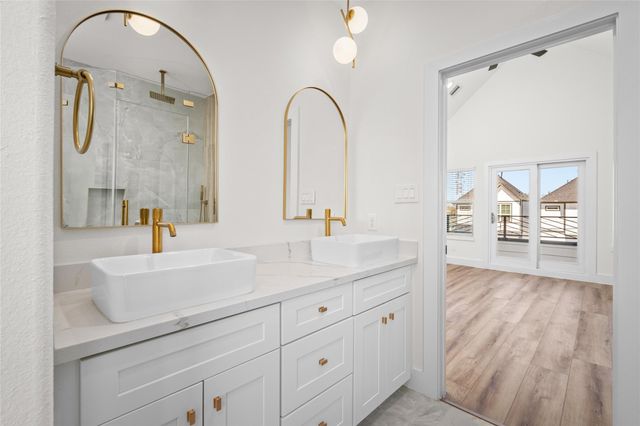 306 E 40th Street A, Houston, TX 77018