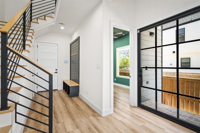 306 E 40th Street A, Houston, TX 77018