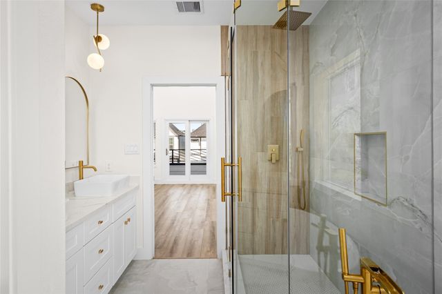 306 E 40th Street A, Houston, TX 77018