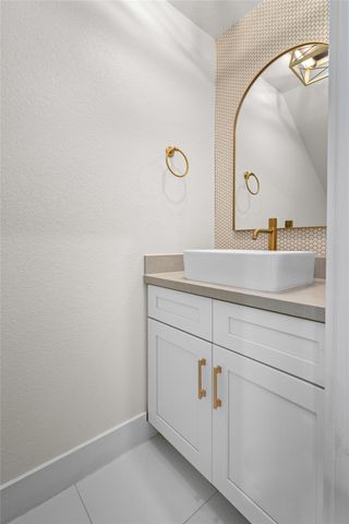 306 E 40th Street A, Houston, TX 77018