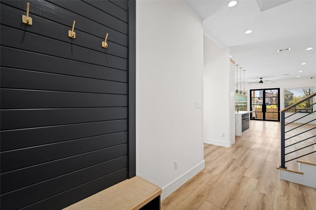 306 E 40th Street A, Houston, TX 77018