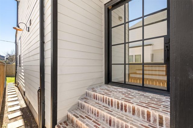 306 E 40th Street A, Houston, TX 77018