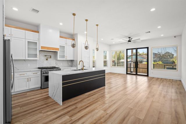 306 E 40th Street A, Houston, TX 77018