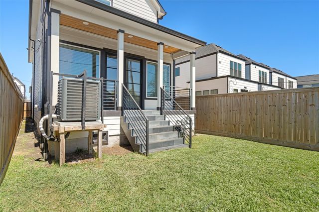 306 E 40th Street A, Houston, TX 77018