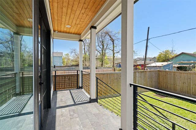 306 E 40th Street A, Houston, TX 77018