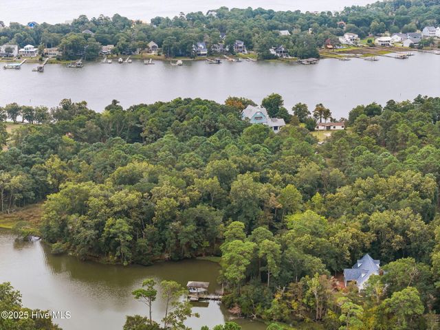 128 Missie Cove Lane, Sneads Ferry, NC 28460