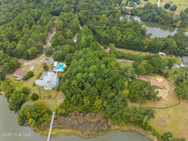 128 Missie Cove Lane, Sneads Ferry, NC 28460