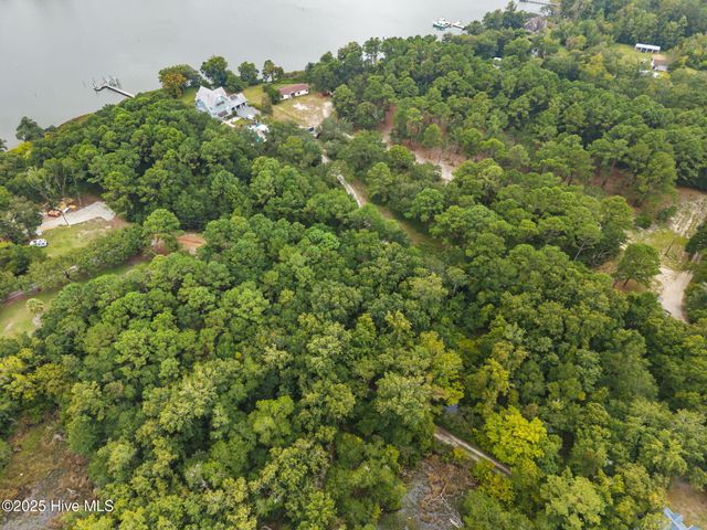 128 Missie Cove Lane, Sneads Ferry, NC 28460
