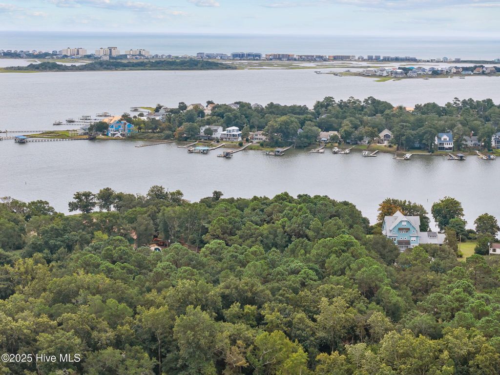 Image 40 of property listing at 128 Missie Cove Lane, Sneads Ferry, NC 28460