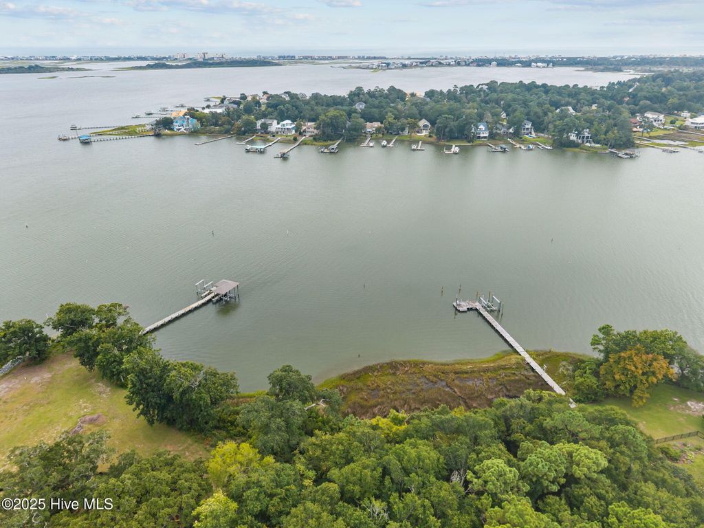 Image 42 of property listing at 128 Missie Cove Lane, Sneads Ferry, NC 28460