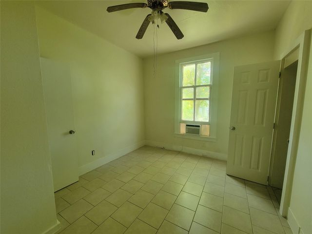 1910 Ursuline 7, Galveston, TX 77550