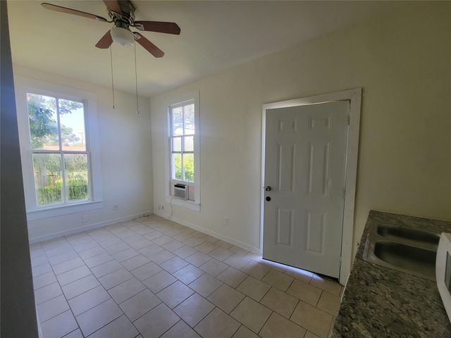 1910 Ursuline 7, Galveston, TX 77550