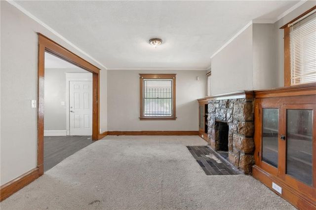 4423 FLORA Avenue, Kansas City, MO 64110