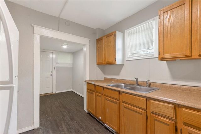 4423 FLORA Avenue, Kansas City, MO 64110