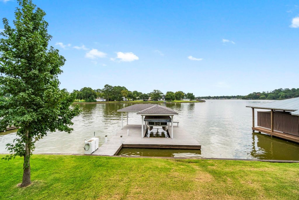 15134 Cozy Cove Lane, Willis, TX 77318