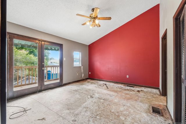535 Avenue G, Port Allen, LA 70767