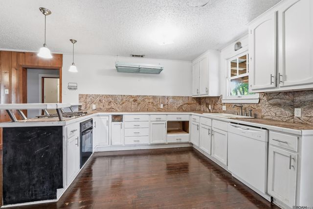 535 Avenue G, Port Allen, LA 70767