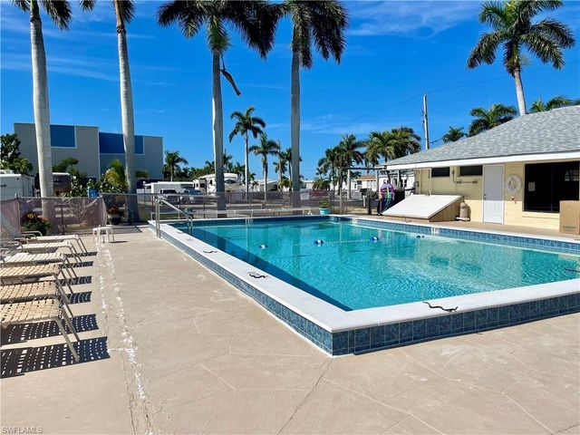 19 Spanish Main, Fort Myers Beach, FL 33931