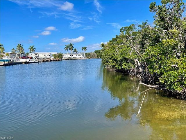 19 Spanish Main, Fort Myers Beach, FL 33931