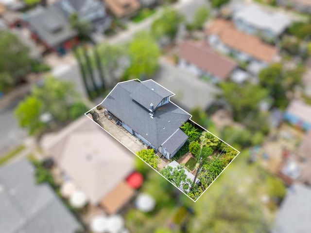 3235 T St, Sacramento, CA 95816