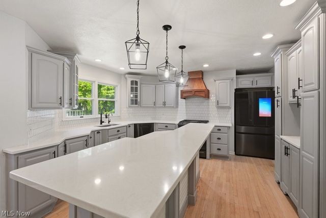 5776 Williamsburg Circle, Hudson, OH 44236