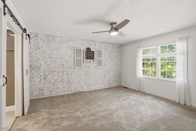 5776 Williamsburg Circle, Hudson, OH 44236