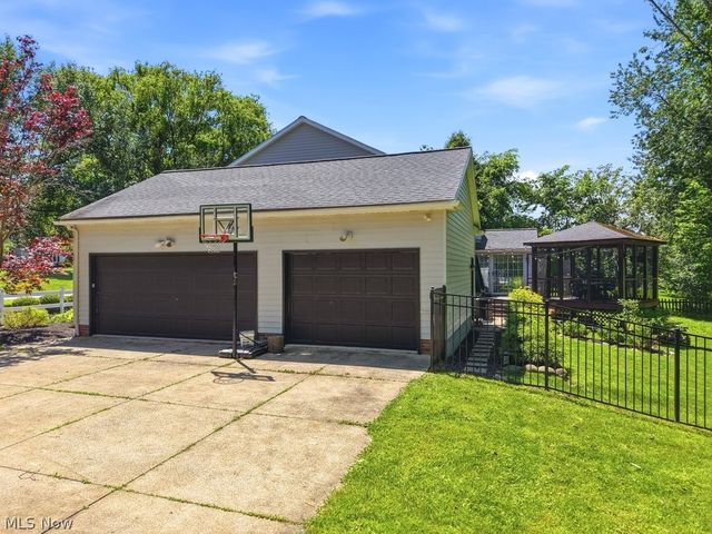 5776 Williamsburg Circle, Hudson, OH 44236