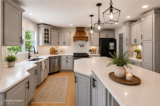5776 Williamsburg Circle, Hudson, OH 44236