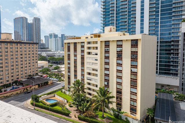 910 Ahana Street 1001, Honolulu, HI 96814