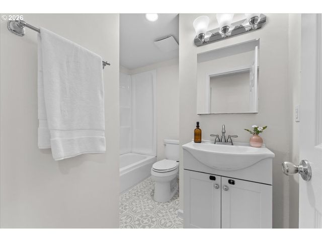 963 Nw 2ND Ave, Hillsboro, OR 97124